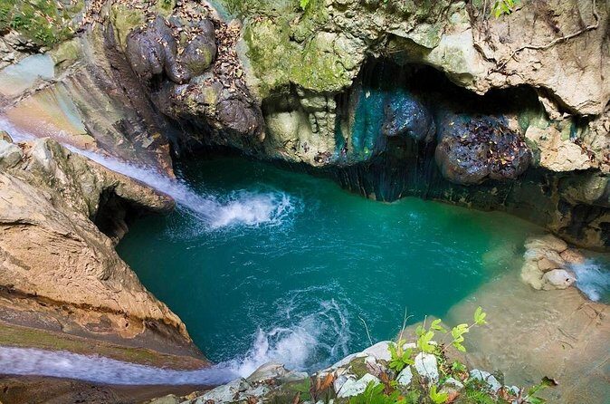 27 waterfalls PUERTO PLATA - Lunch and rum drinks: included, but double-check what you’ll get