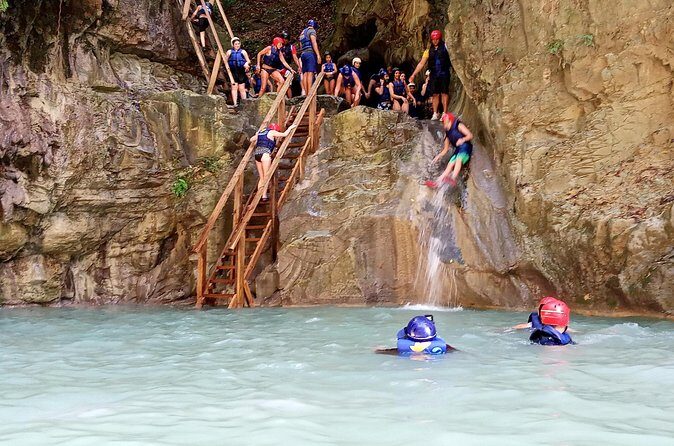 27 waterfalls PUERTO PLATA - Photos: why your phone might stay in its bag