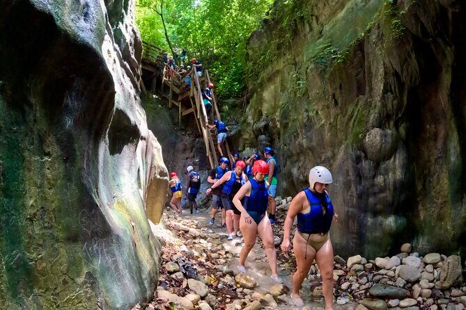 7 waterfalls+typical food - Up to 7 waterfalls: what you’re really doing with all that water time