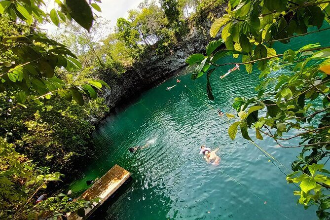 Blue Dudu Lagoon - Stop 2: Monumento Natural El Saltadero and the bathing spectacle (30 minutes)