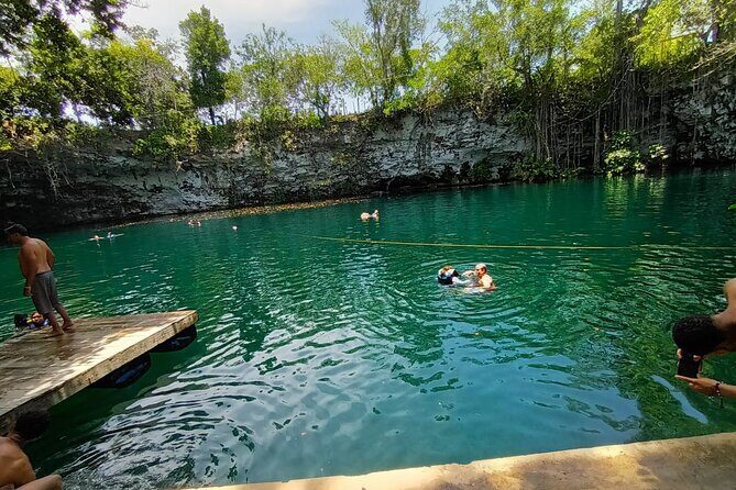 Blue Dudu Lagoon - The mini zoo and plantations: what they add to your day