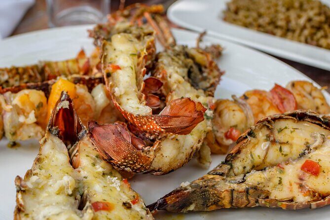 Full-Day Tour Isla Bonita Deluxe - Punta Rucia Beach Lunch and the Cigar Factory Stop