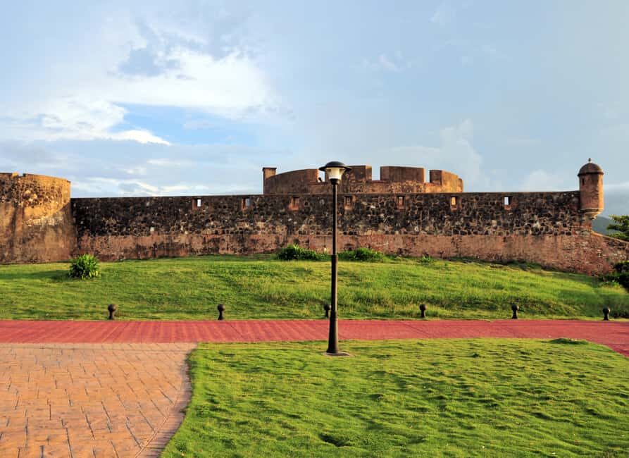 Half Day Private City Tour of Puerto Plata - Fortaleza San Felipe: 1577 fort views and stories of imprisonment