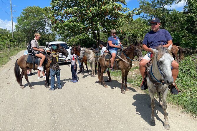 Horseback riding tours from amber cove & Taino bay port silver - Photo Stops and Free Time: How to Get Real Memories