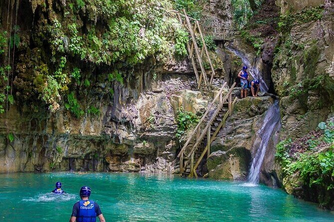 Hotels - Airbnb & villas pick up - WATERFALLS OF DAMAJAGUA - The Hike to the Falls: Steps, Hills, and the Time Tradeoff