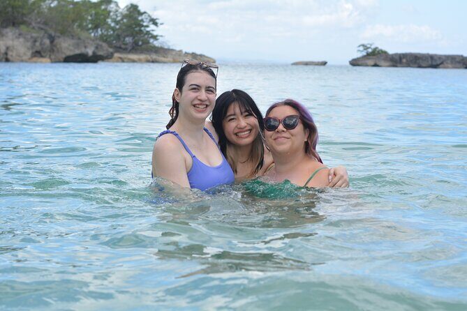 Local Excursion Blue Laguna el dudu - Playa Grande lunch: a Dominican meal break that keeps the day moving
