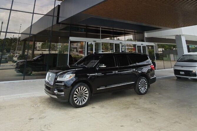 Luxury transportation Service Santiago to Puerto Plata - Vehicles and onboard comfort: Lincoln, Cadillac, and WiFi you’ll use