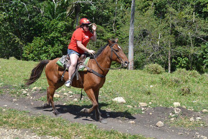 Mega Extreme Adventure: Horseback Riding, Ziplining and more - Lunch and photos: tasty food, plus one shopping reality