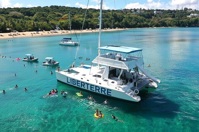 Private Boat for groups up to 15 people with jacuzzi and Lunch - Key things to know before you go