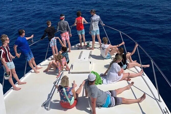 Private Cruise on a Hatteras 52 - Price and group value: $990 per group up to 10