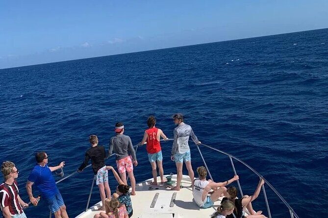 Private Cruise on a Hatteras 52 - Sosua start: meeting the crew and getting on the Hatteras 52