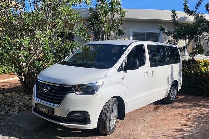 Private Van Tour - City tour or beach day: how to choose the right option