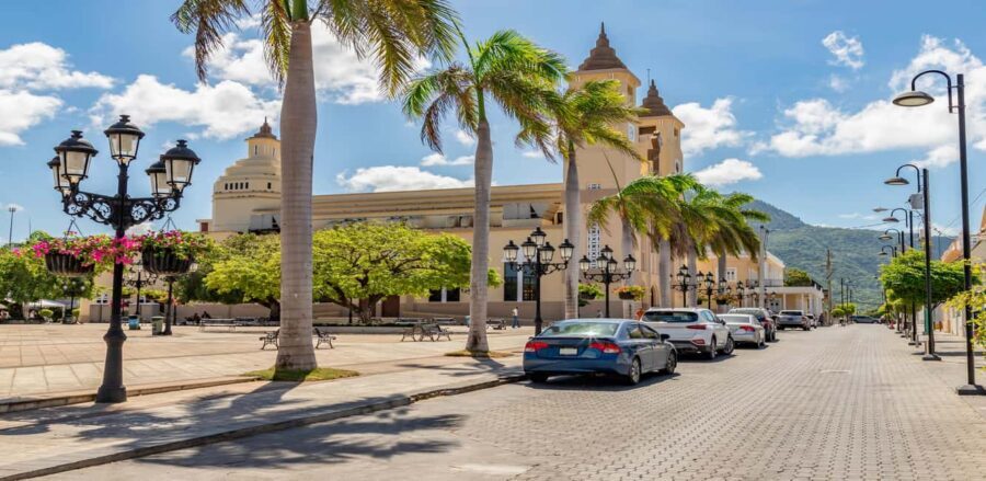 Puerto Plata: City tour through the historic old town - Helados Bon: the quick ice cream stop that adds flavor to the route