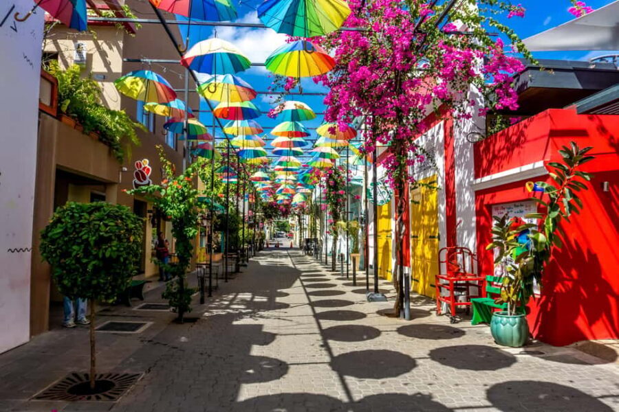 Puerto Plata: City tour through the historic old town - Meeting at Taino Bay Gate 5 (and not losing your group)