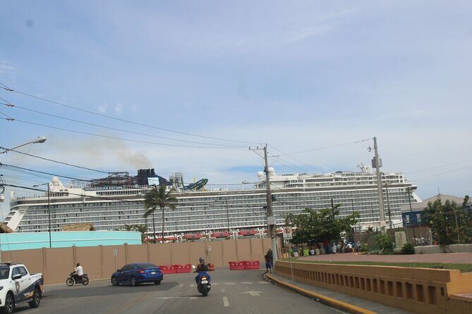 Puerto Plata City Tour with Monkeys - The monkey-and-squirrel encounter: what to expect and how to enjoy it