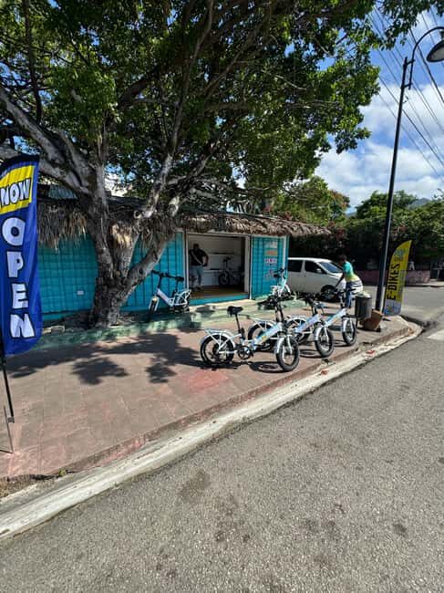 Puerto Plata: Electric bicycle Tour with Guide and Helmet - Meeting point near the port: arriving without stress