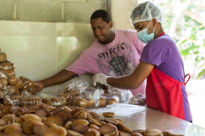 Puerto Plata: Escapada Cultural Tour in Puerto Plata - Imbert cheese factory plus a park pause