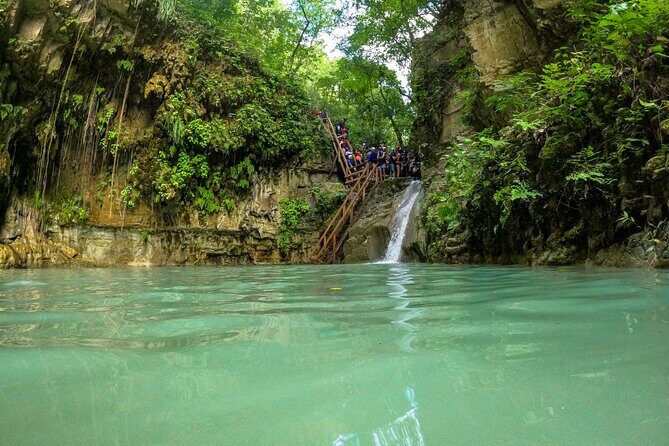 Taino bay / Amber cove Short Excursions Waterfall Puerto plata - What happens after the falls: lunch and the taste stops